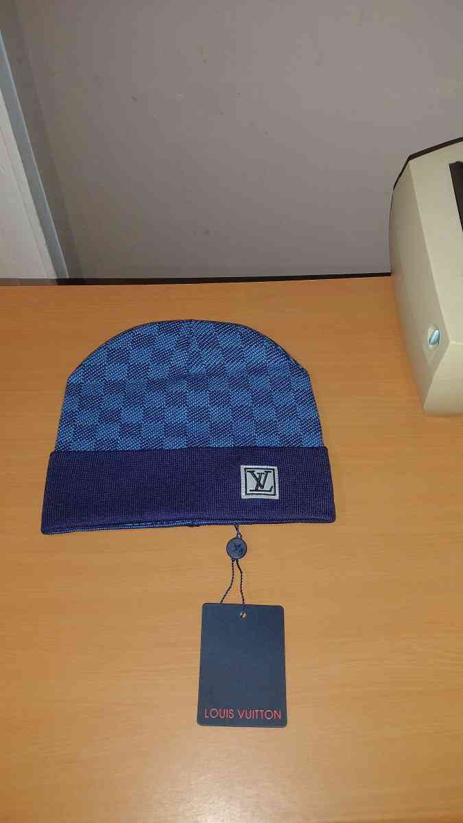 LV BEANIE HAT