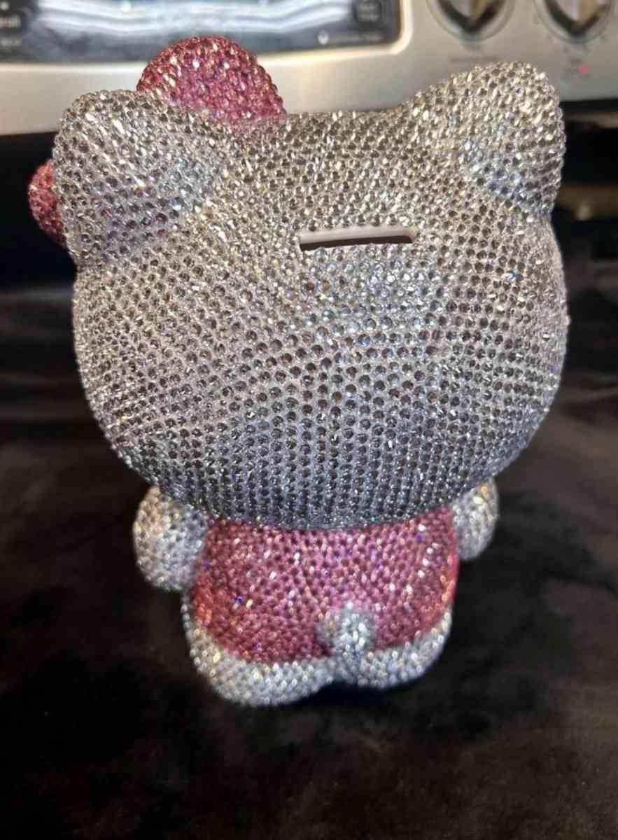 Hello Kitty Bank