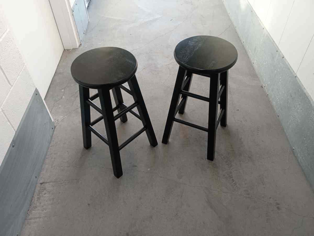 set of 2 wooden stools lKEA