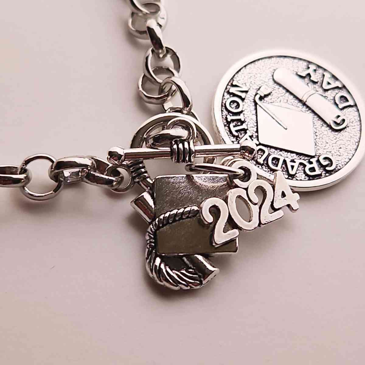 The 2024 graduation Bracelet