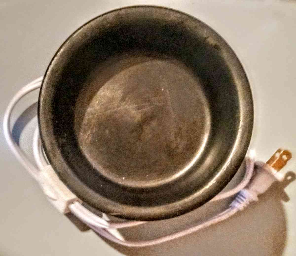 Black Wax Warmer with White Plug