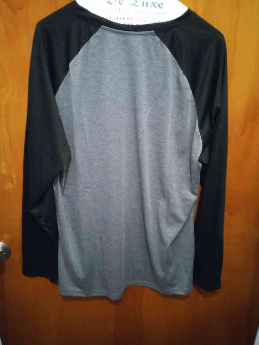 l sell the set of 6 sweatshirts size large new size large