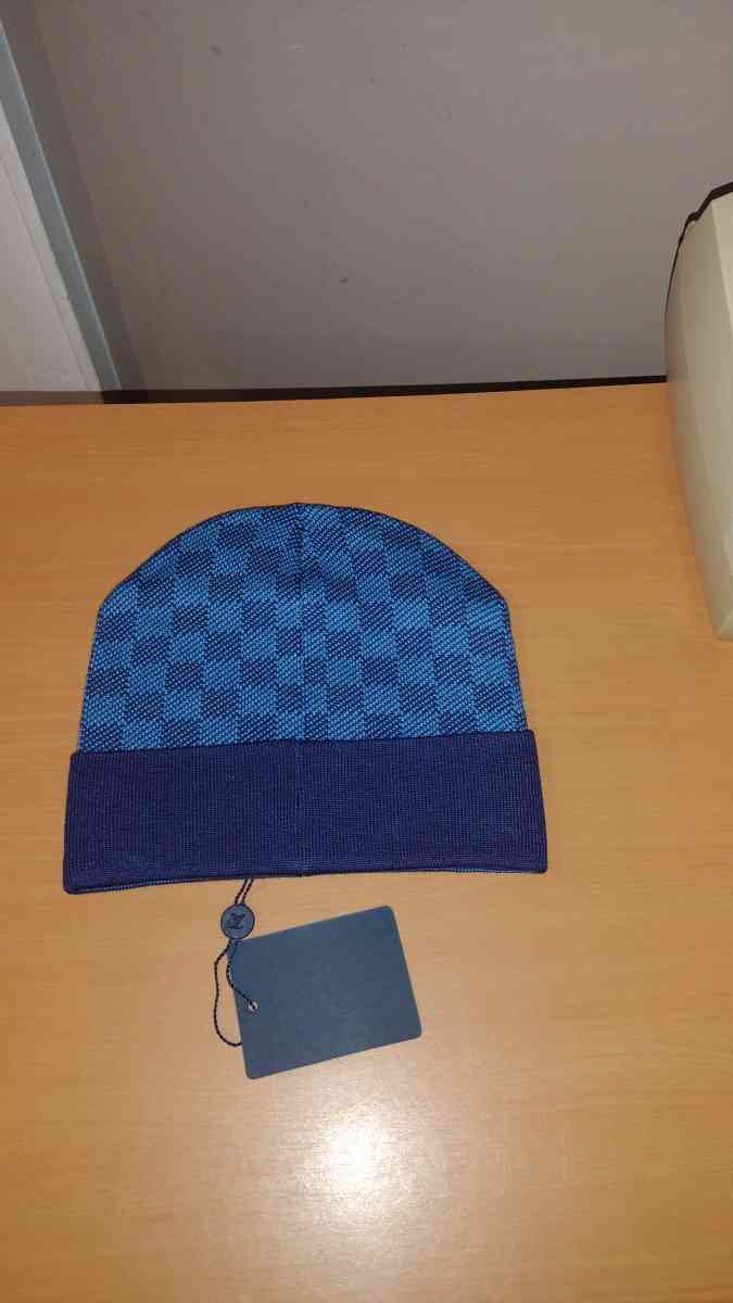 LV BEANIE HAT