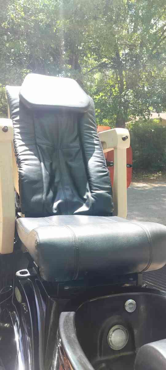 Pacific MX hypeless Petty Manny massaging spa