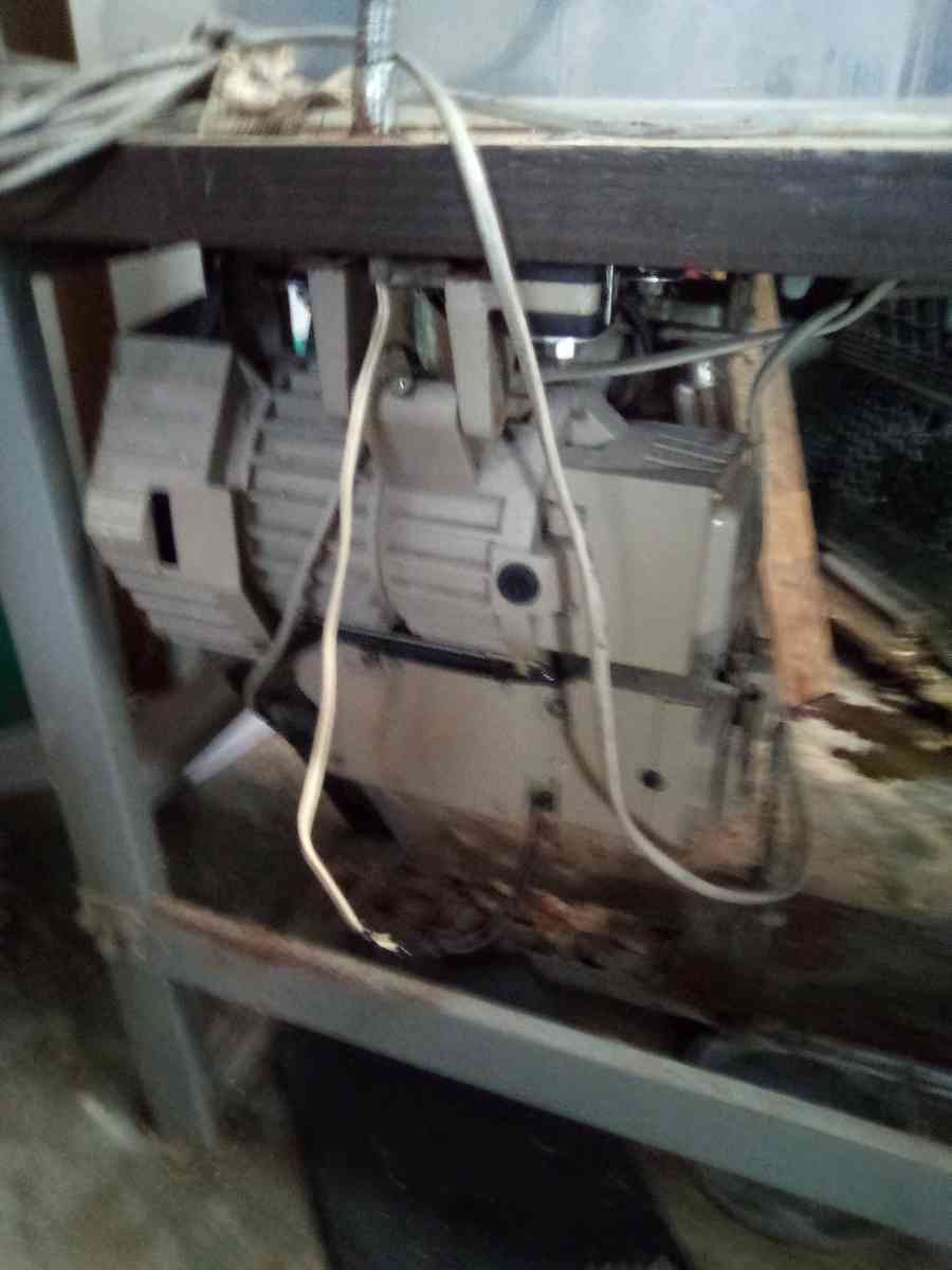 Industrial single needle sewing machine