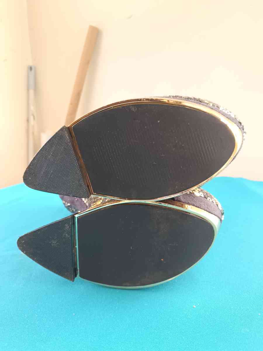 privileged Gold shoes