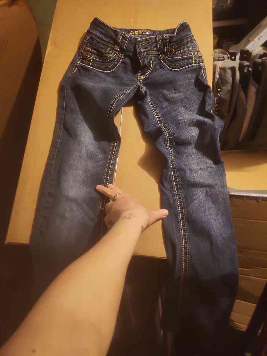 6 pairs of pants also 2 Capri