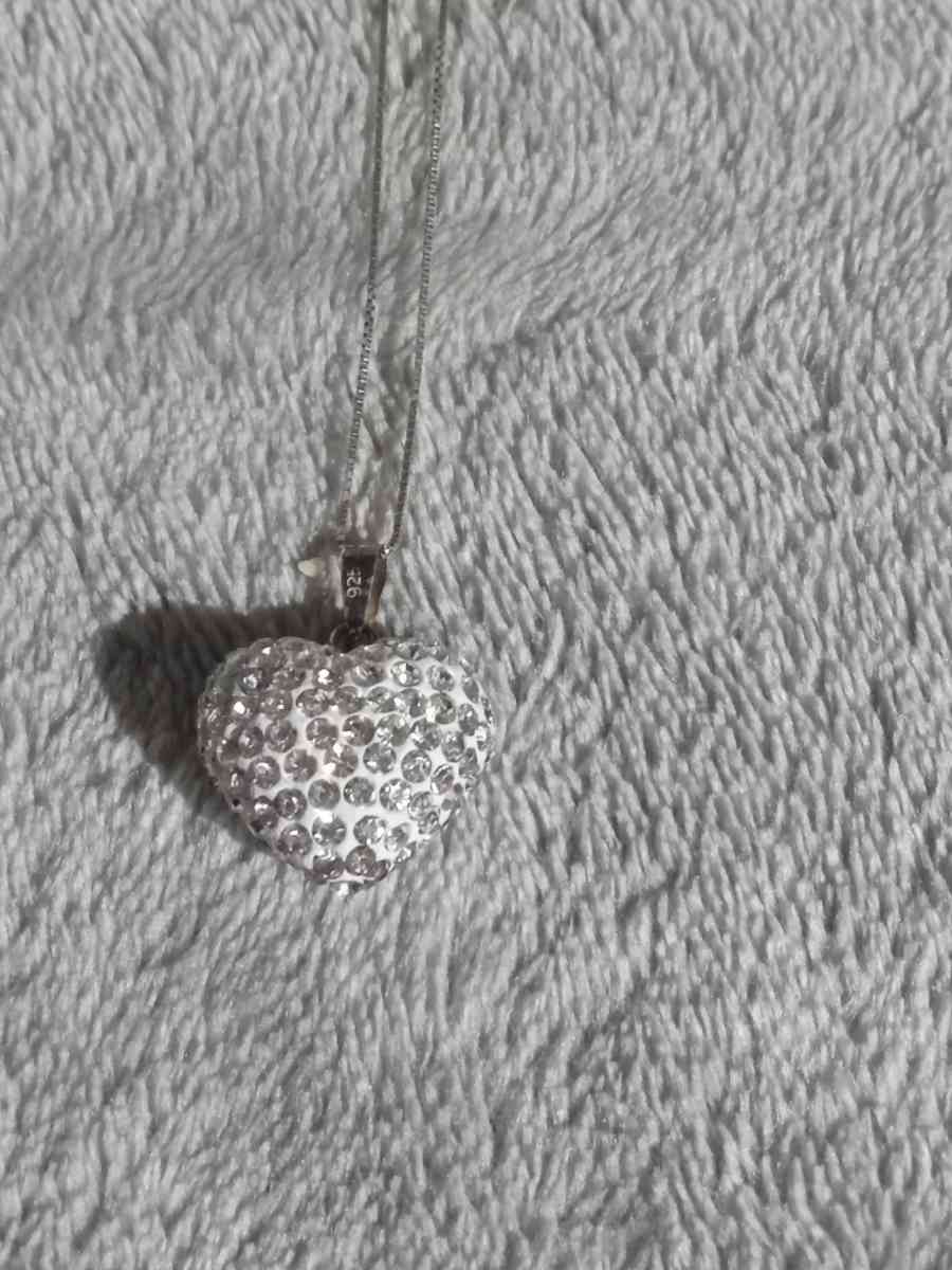 Puffed Micro heart pendant
