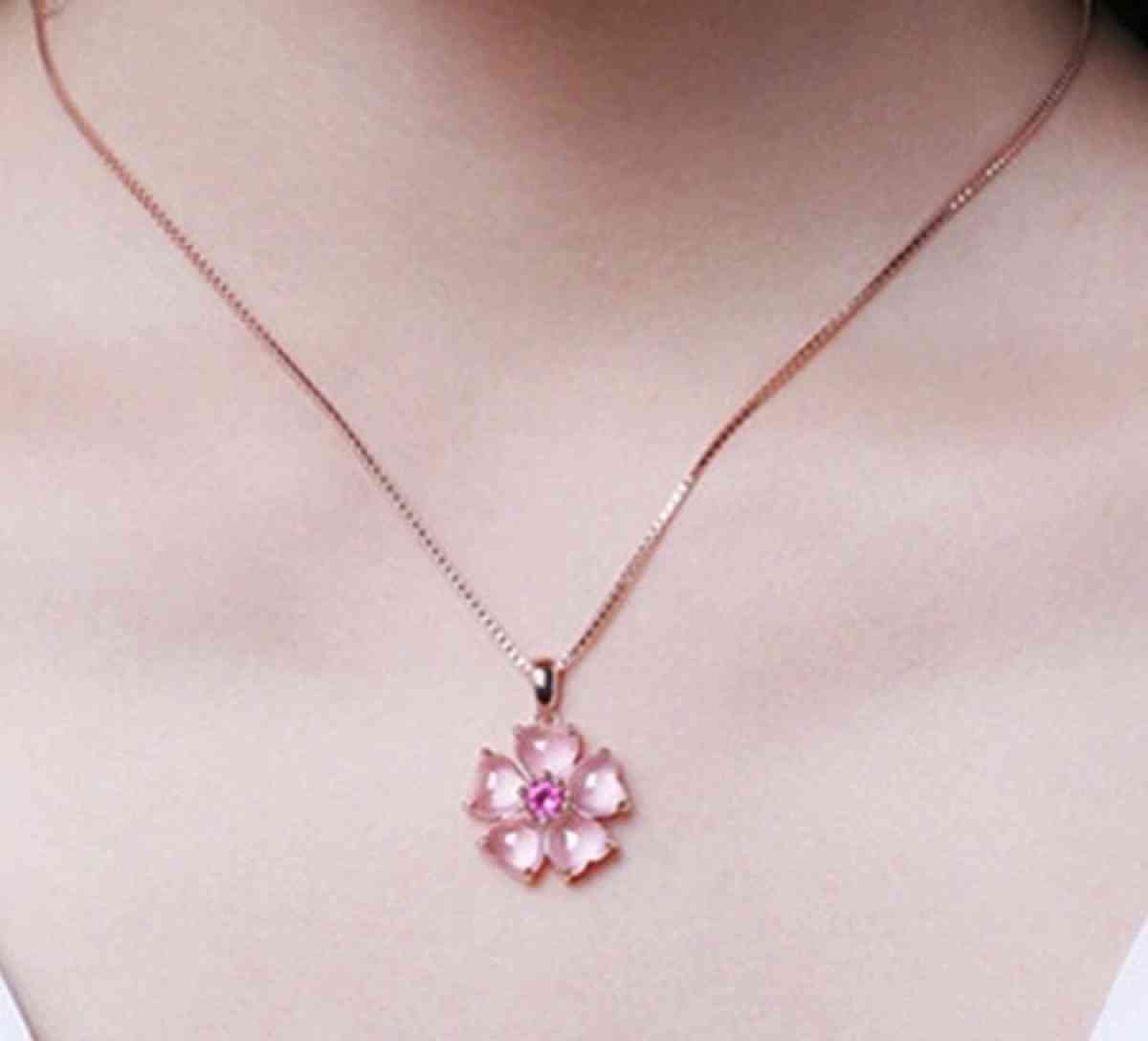 Pink Jade cat eye clover leaf lucky pendant necklace