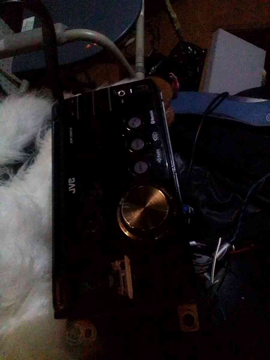 JVC CD car radio w 2 Alpine 6 by 9