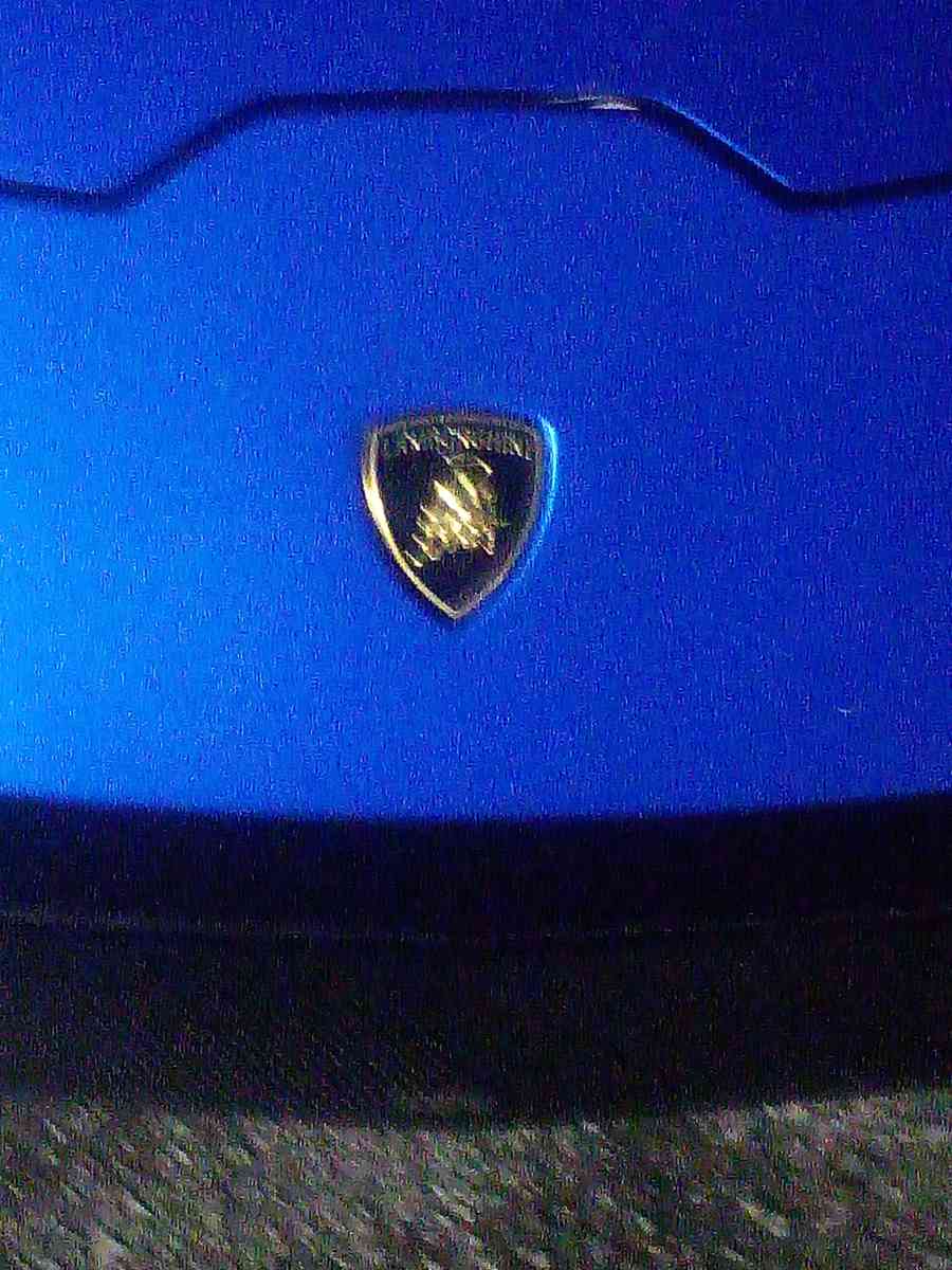 LAMBO HIGH PERFORMANCE SPORTS CAR