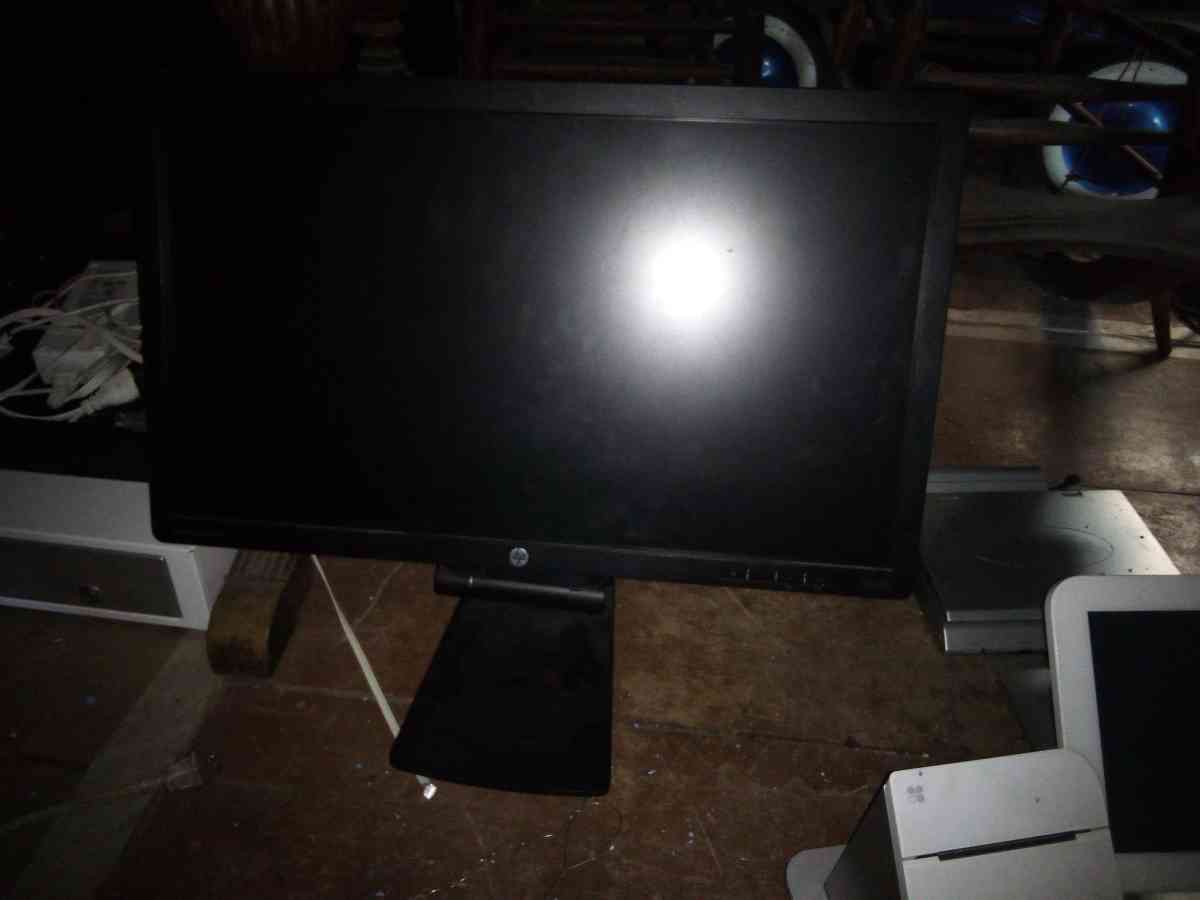 HP computer monitor