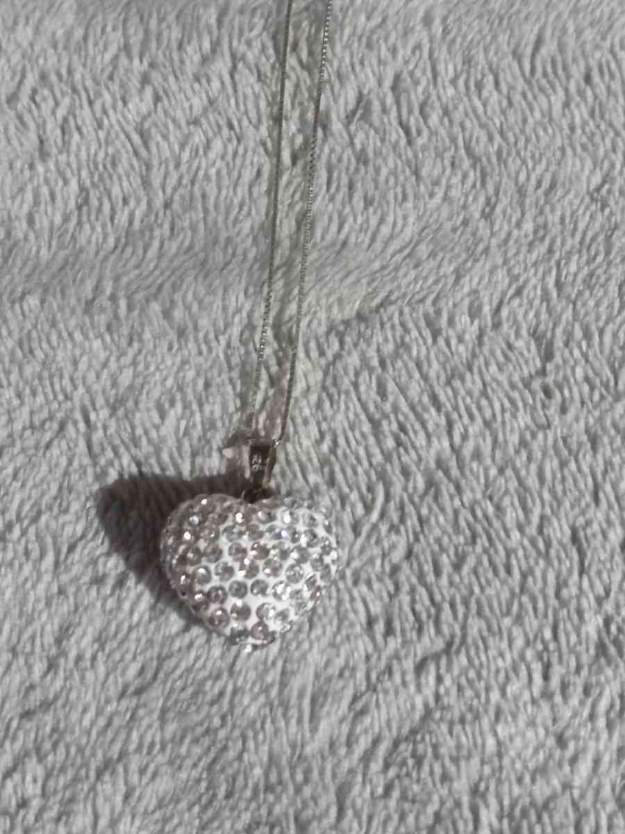 Puffed Micro heart pendant