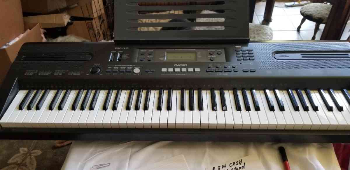 electronic organ piano