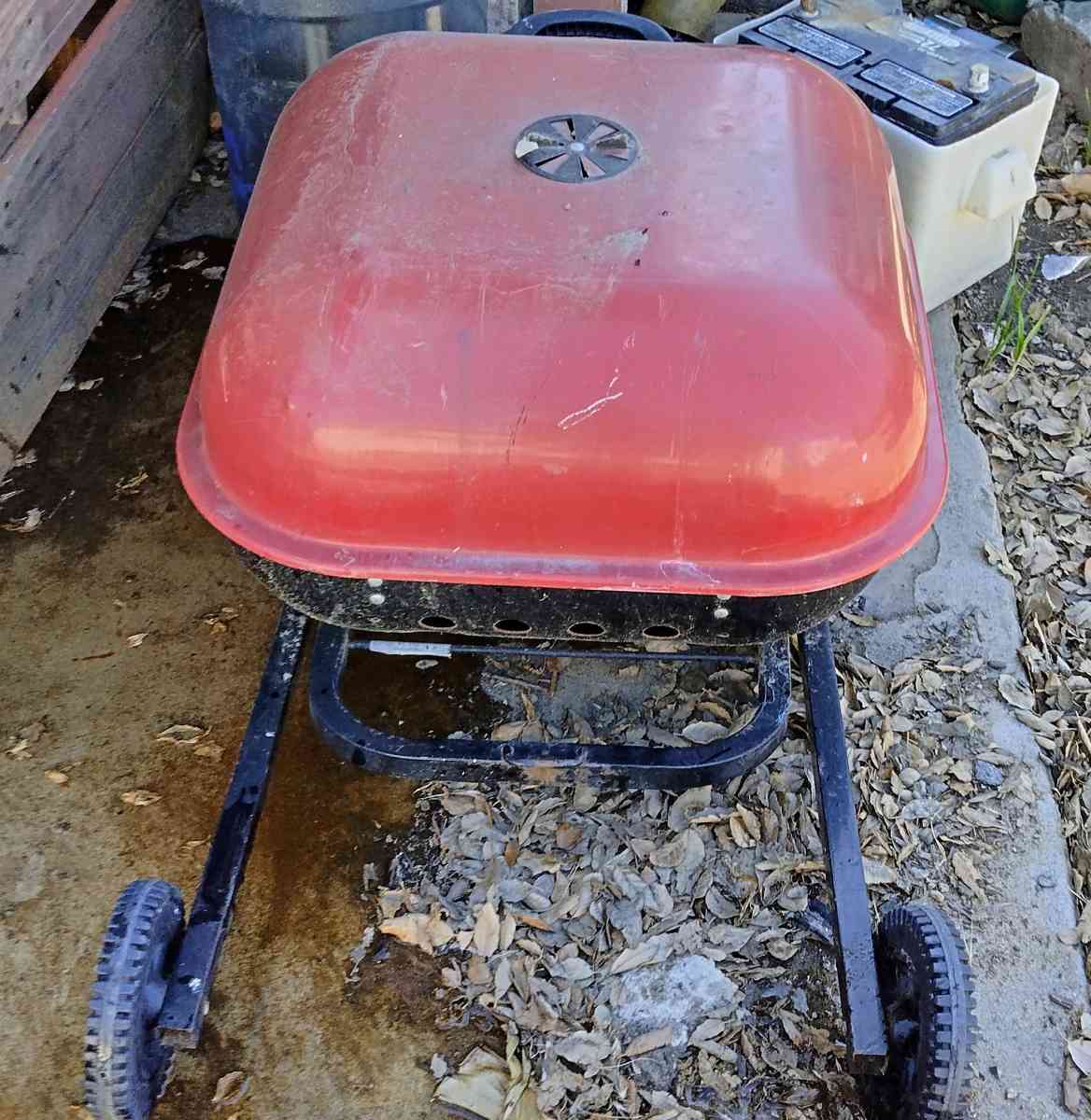 TV  PATIO TABLE AND CHAIR WALL DECOR AND MORE