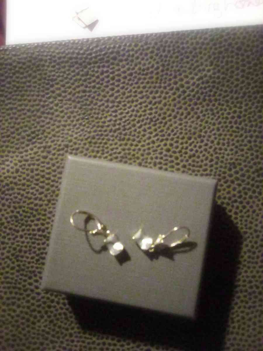 genuine 14k diamond drop earings