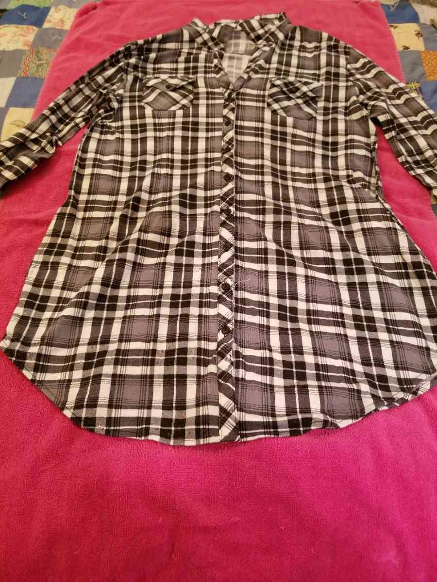 White Mark Black and White Plaid Tunic Top