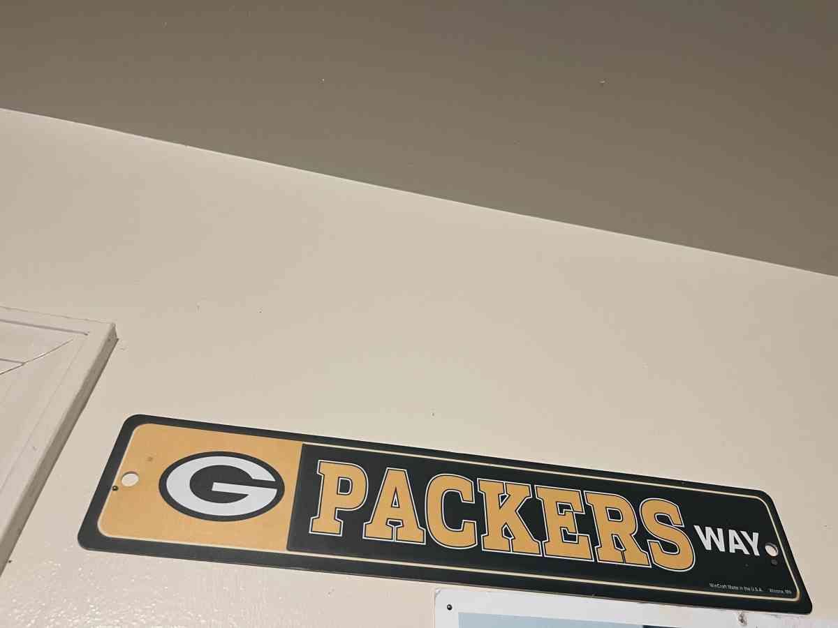 Green Bay wall