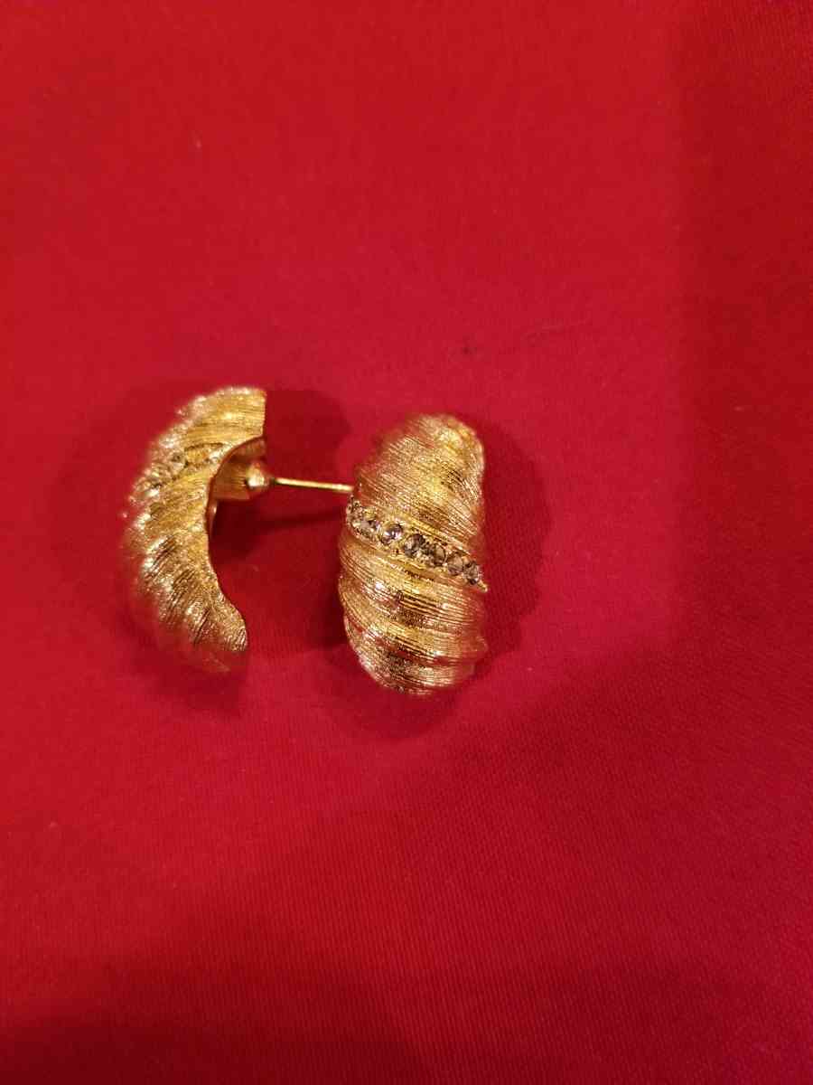 Vintage Christian Dior gold plated crystal accent earrings