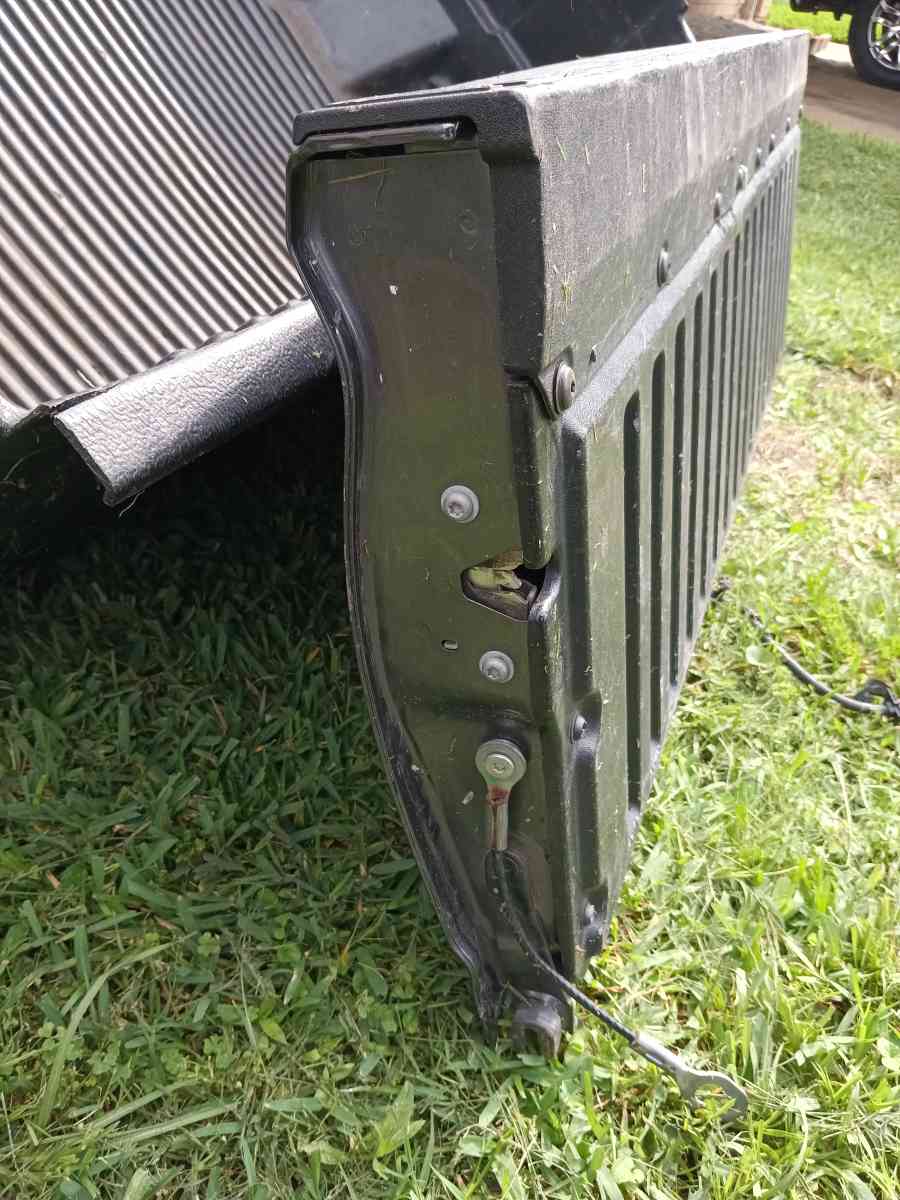 Toyota Tacoma   Tailgate