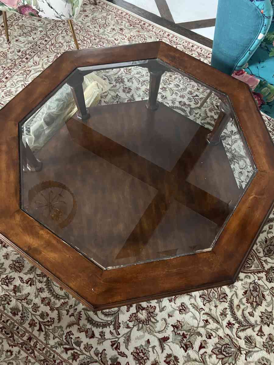 Elegant Wooden Octagon Shaped Coffee Table