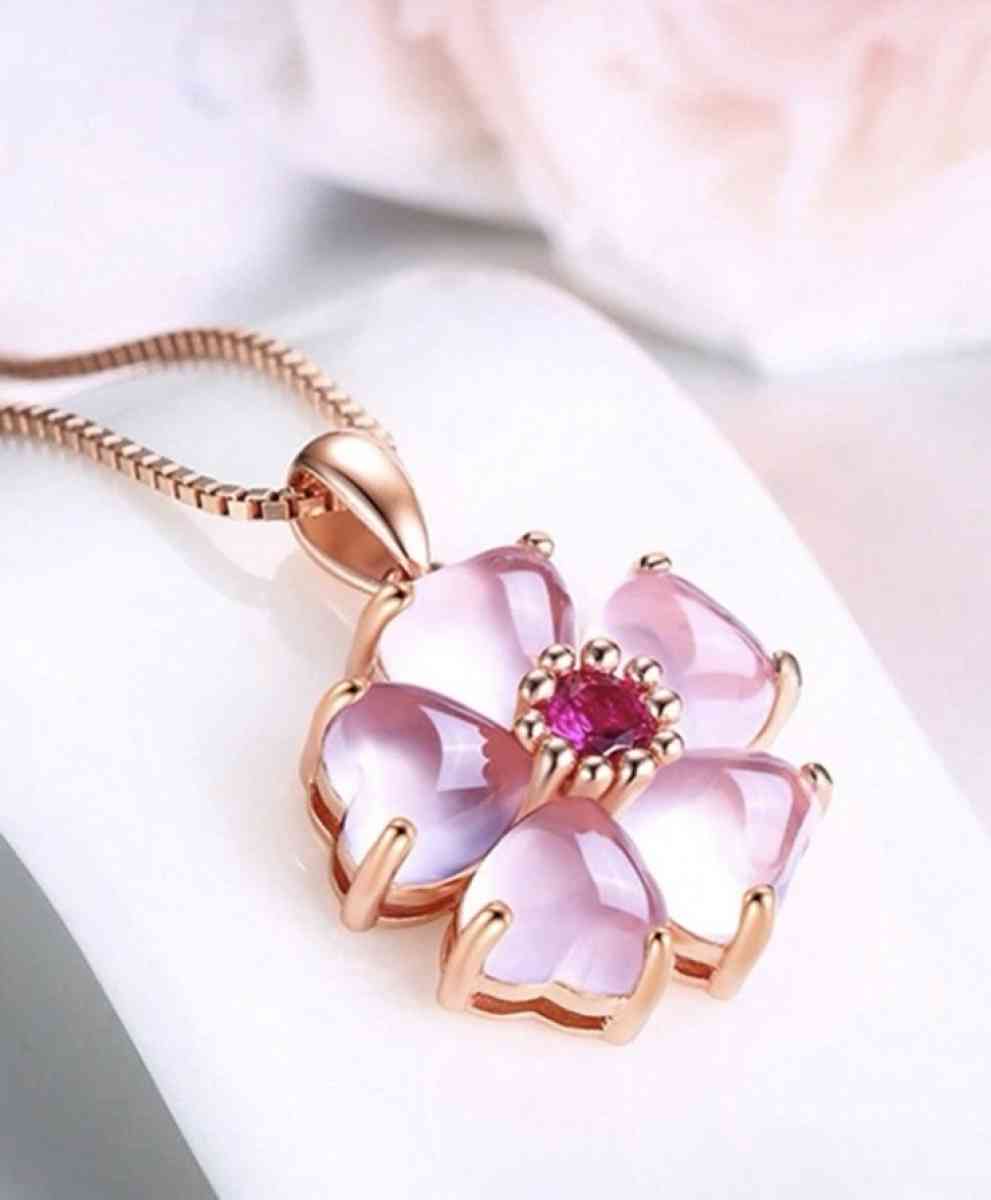 Pink Jade cat eye clover leaf lucky pendant necklace