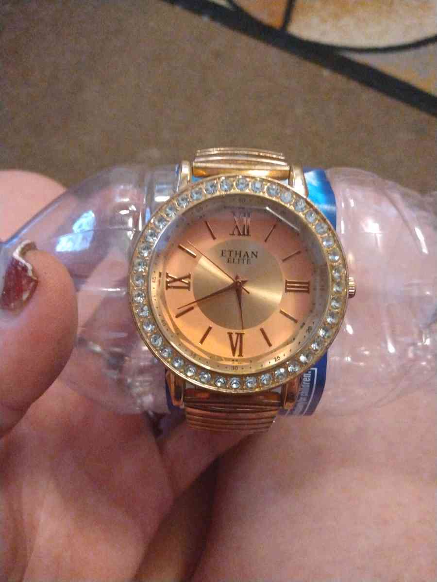 WOMENS WATCH