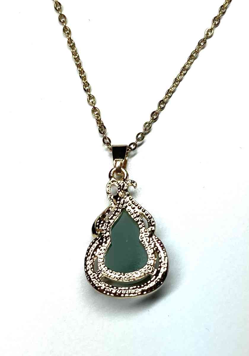 Green Jade Jadeite Medicine Gourd Pendant Necklace