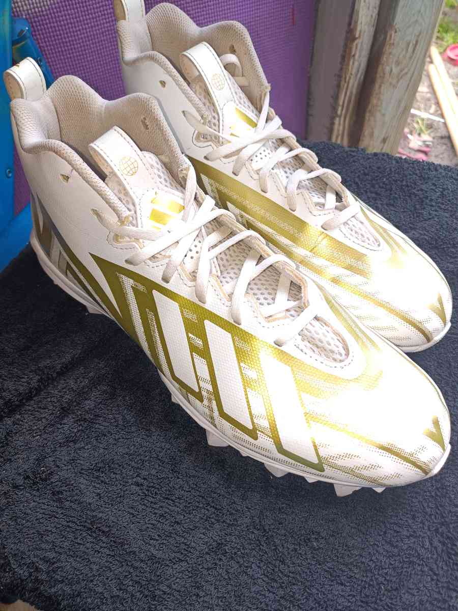 FOOTBALL CLEATS FREAK BOUNCE