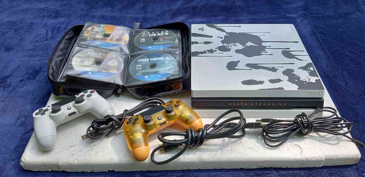 PlayStation 4 pro comes with 83 games and a acer Chromebook