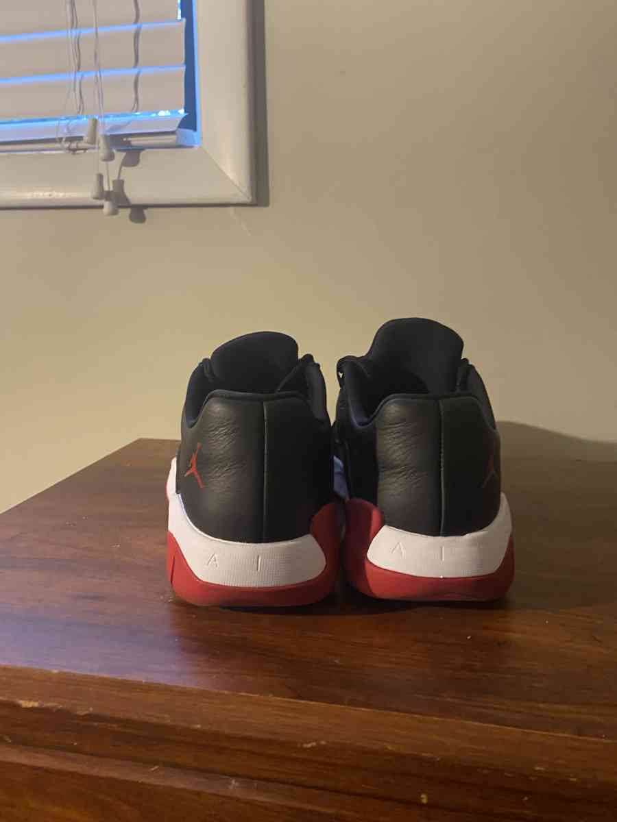 Jordan 11 Lowes size mans 10 and A half