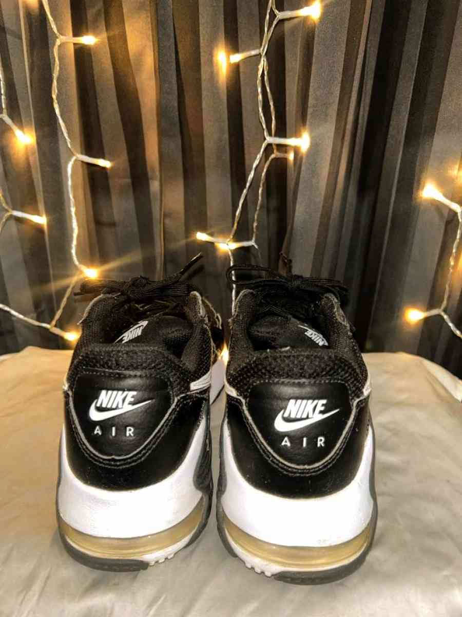 Womens Nike Excee shoes