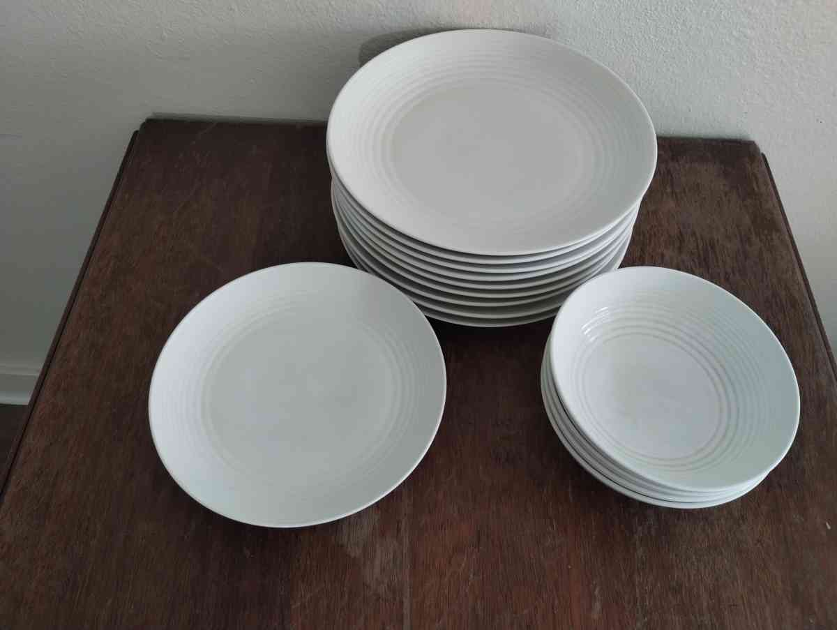 Royal Doultin Gordon Ramsay dishes plates