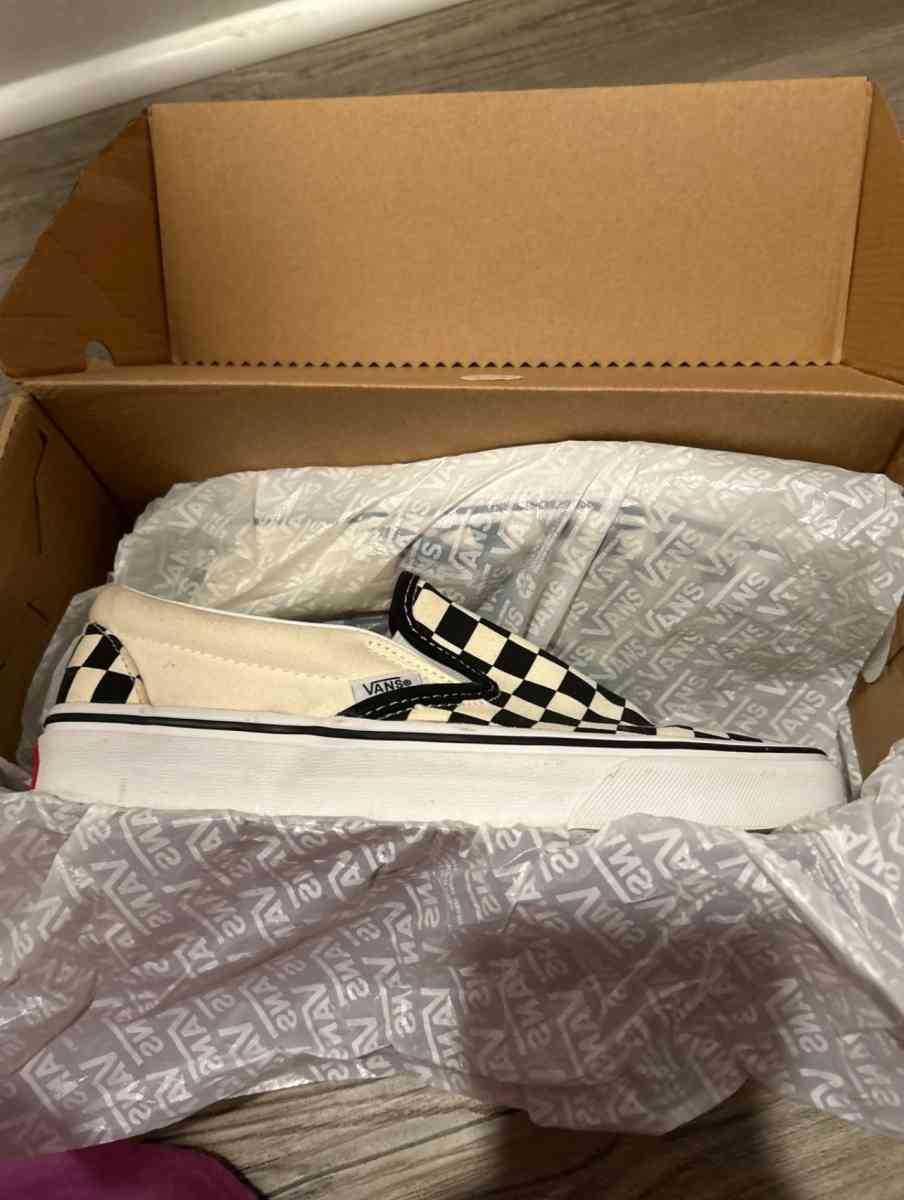 vans black and white