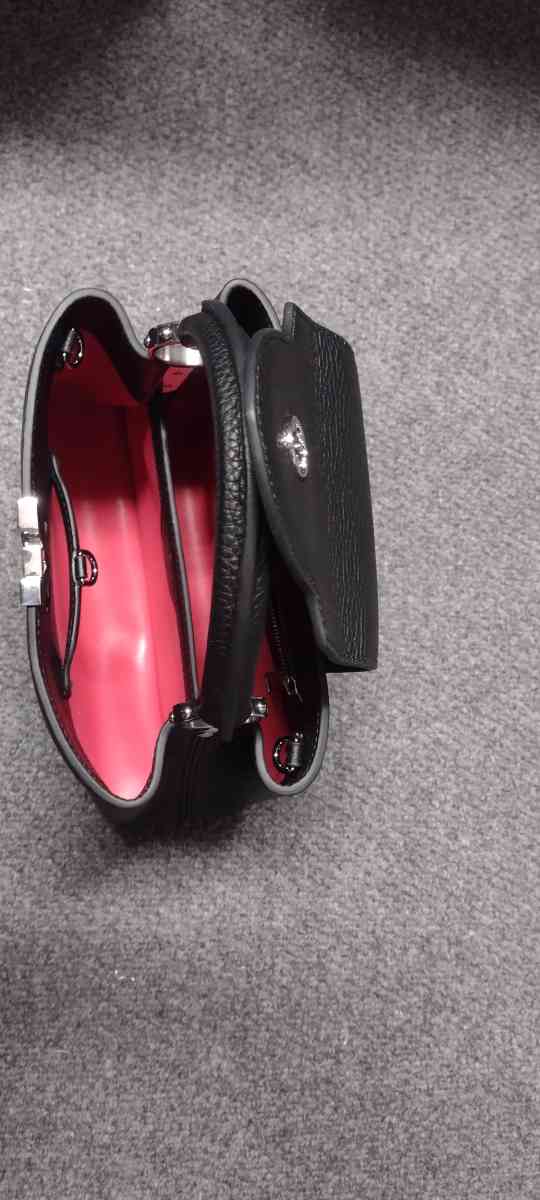 Louis Vuitton CapucinesBB