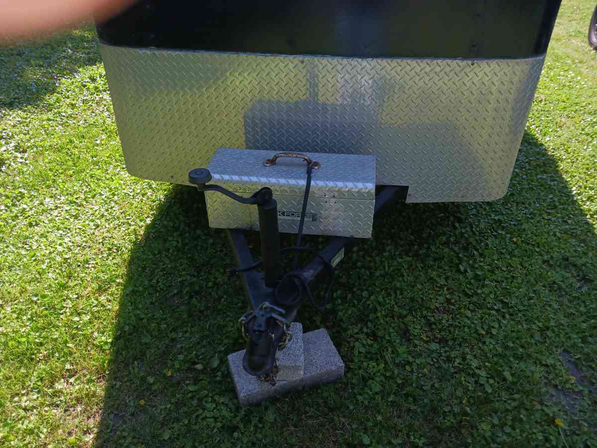 motorcycle trailer with 4 tracks in the floor spare tire