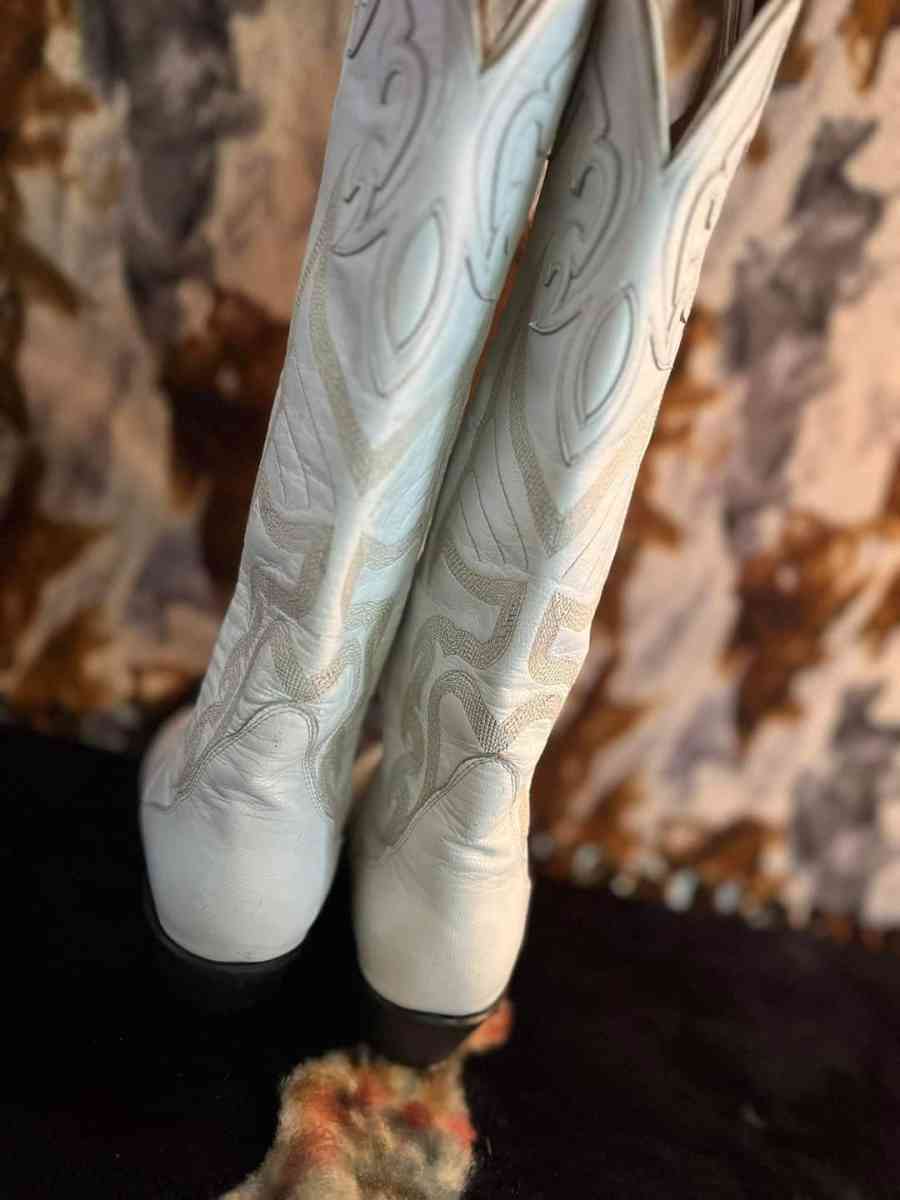 vintage 1989 Tony Lady Lama Boots