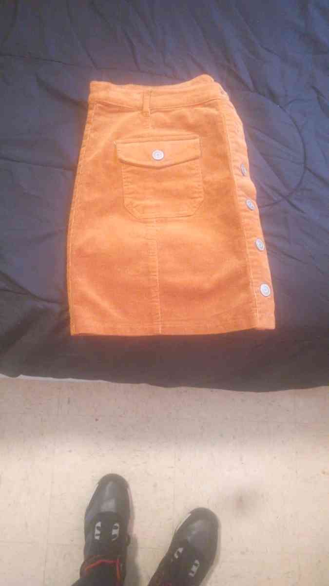 Im brown corduroy skirt button down the front size extra