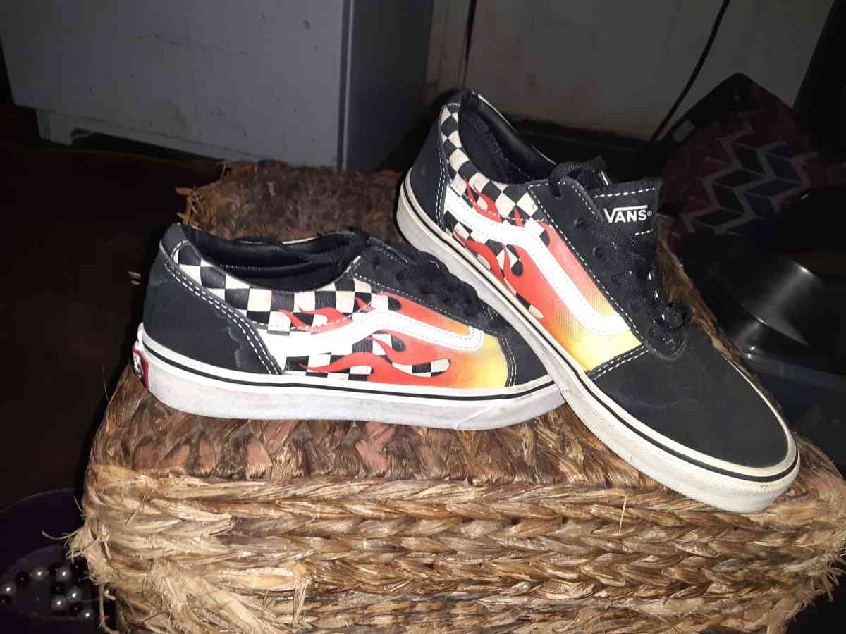 VANS OFF THE WALL