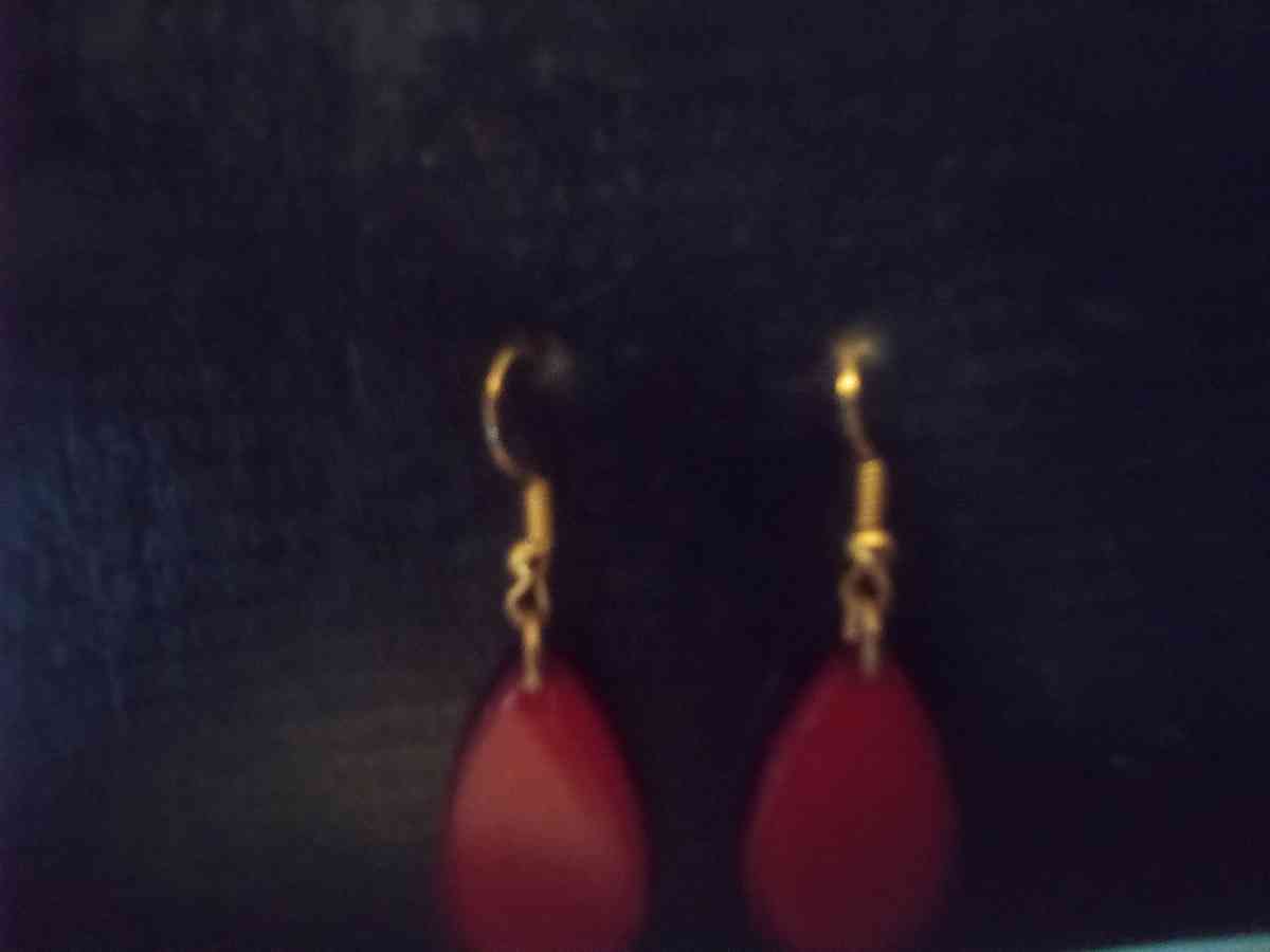 Orange hanging teardroped  gold earrings