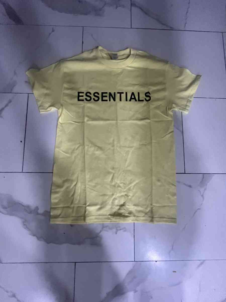 Essentials  T shirt small