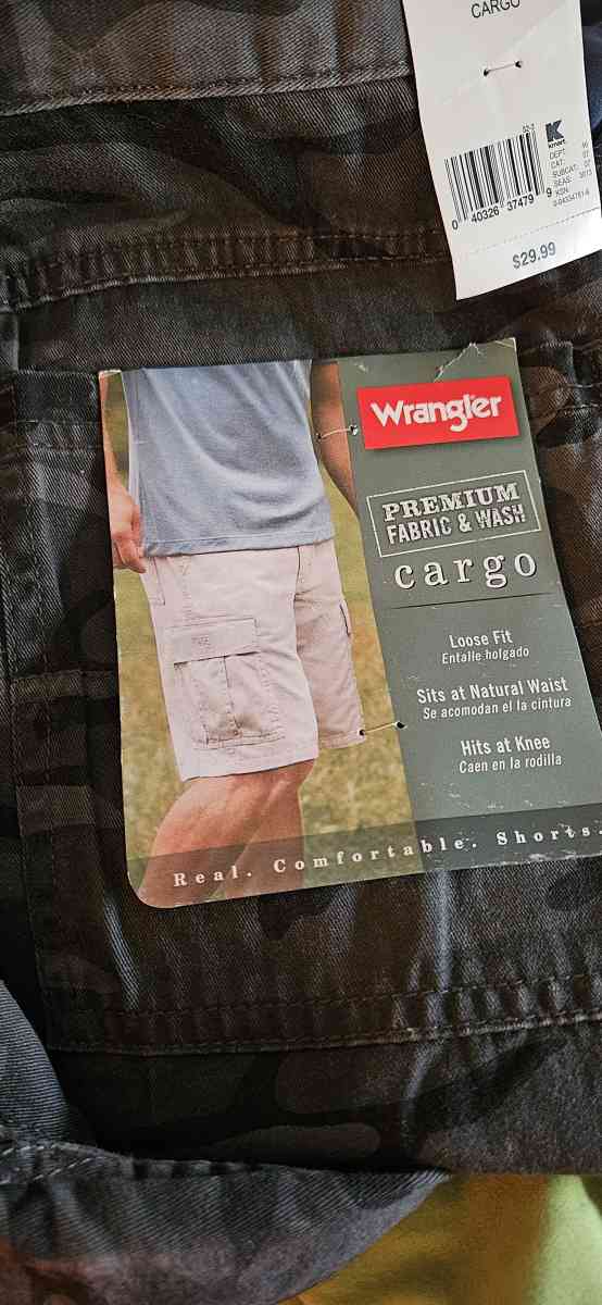 new mens size 32 cargo wrangler short Fathers day