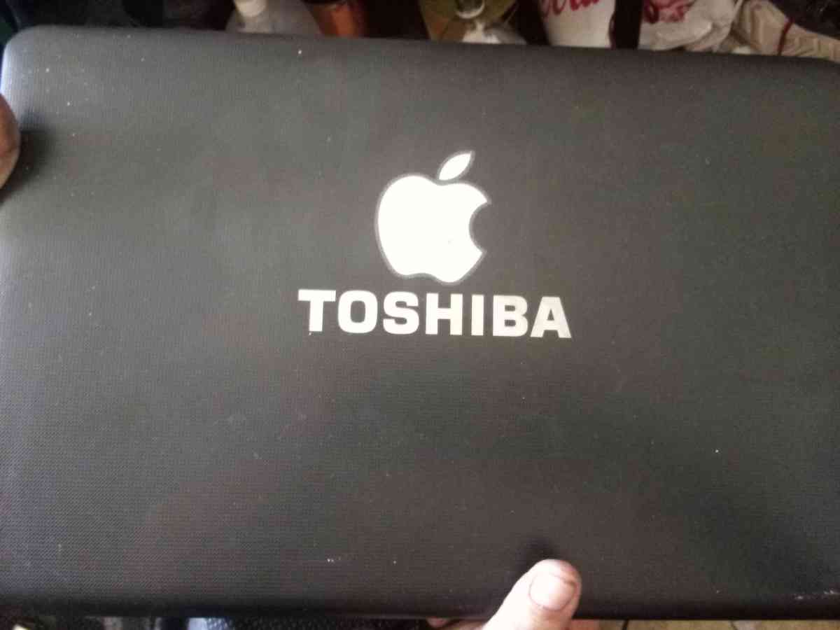 Toshiba Satellite Windows 7 laptop computer