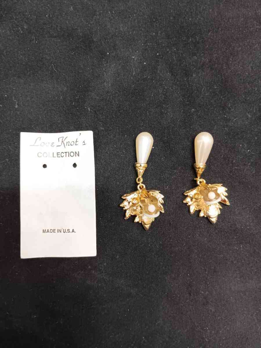 Vintage Love Knots Earrings