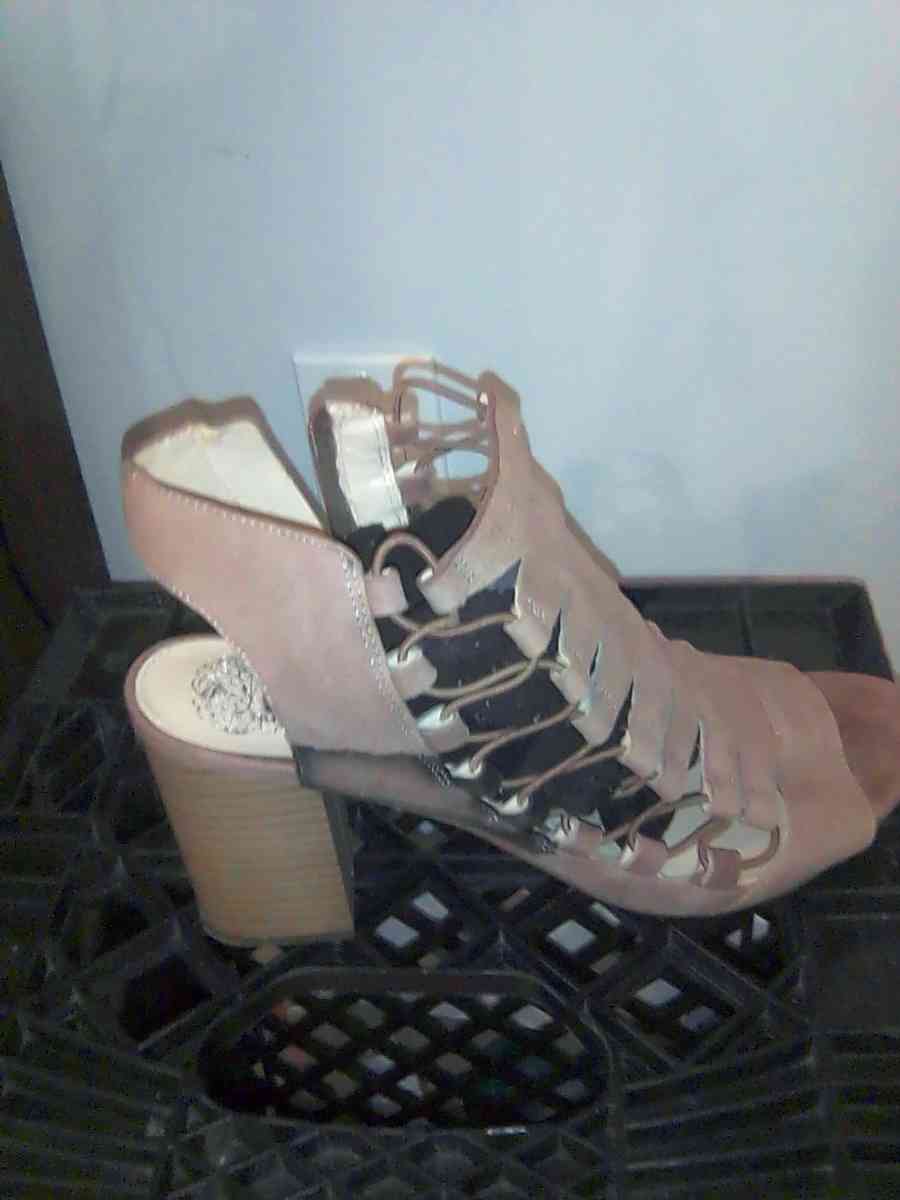 9 and a half Vince Camuto heels