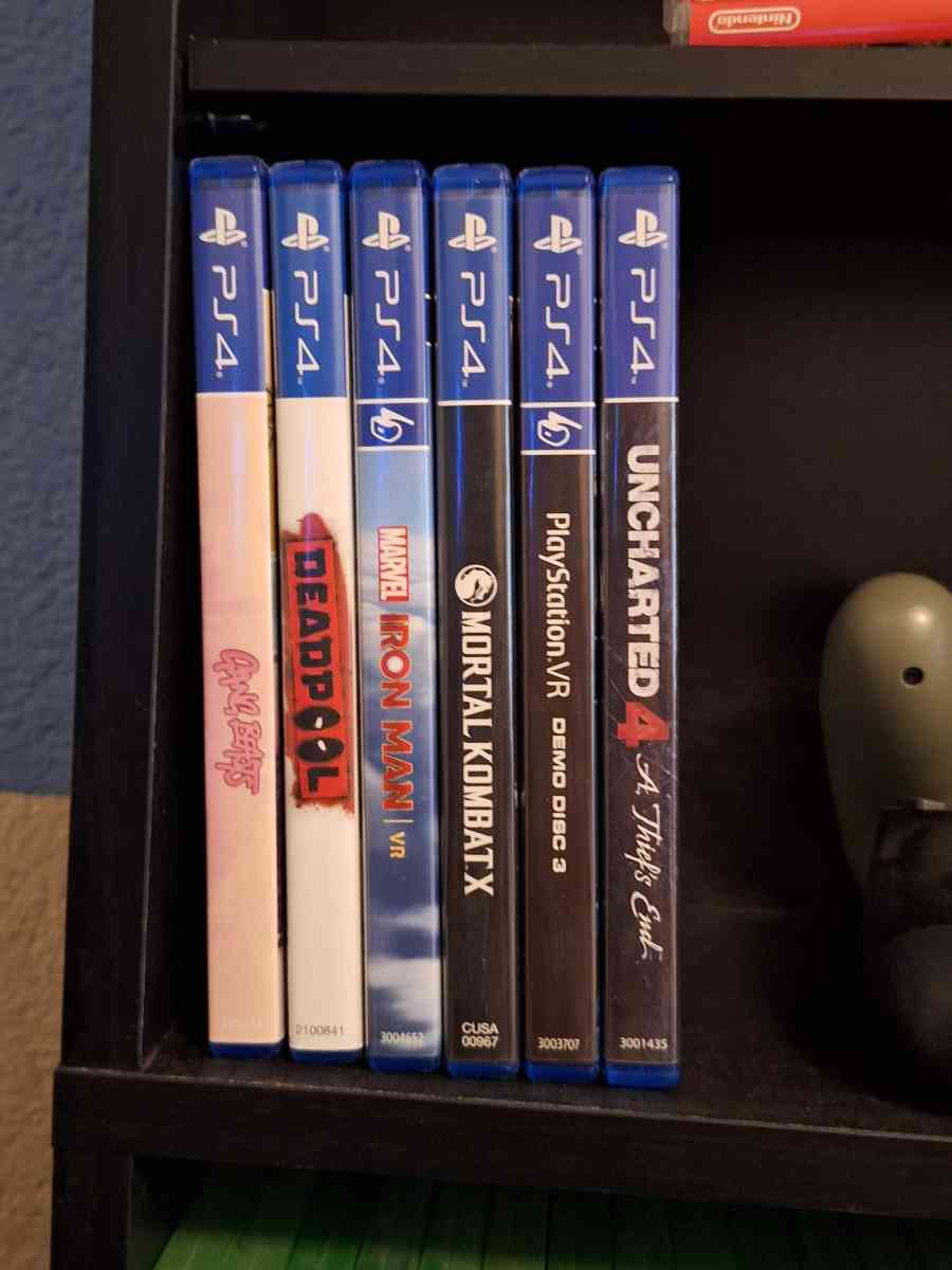 PS4 with 2 controllers