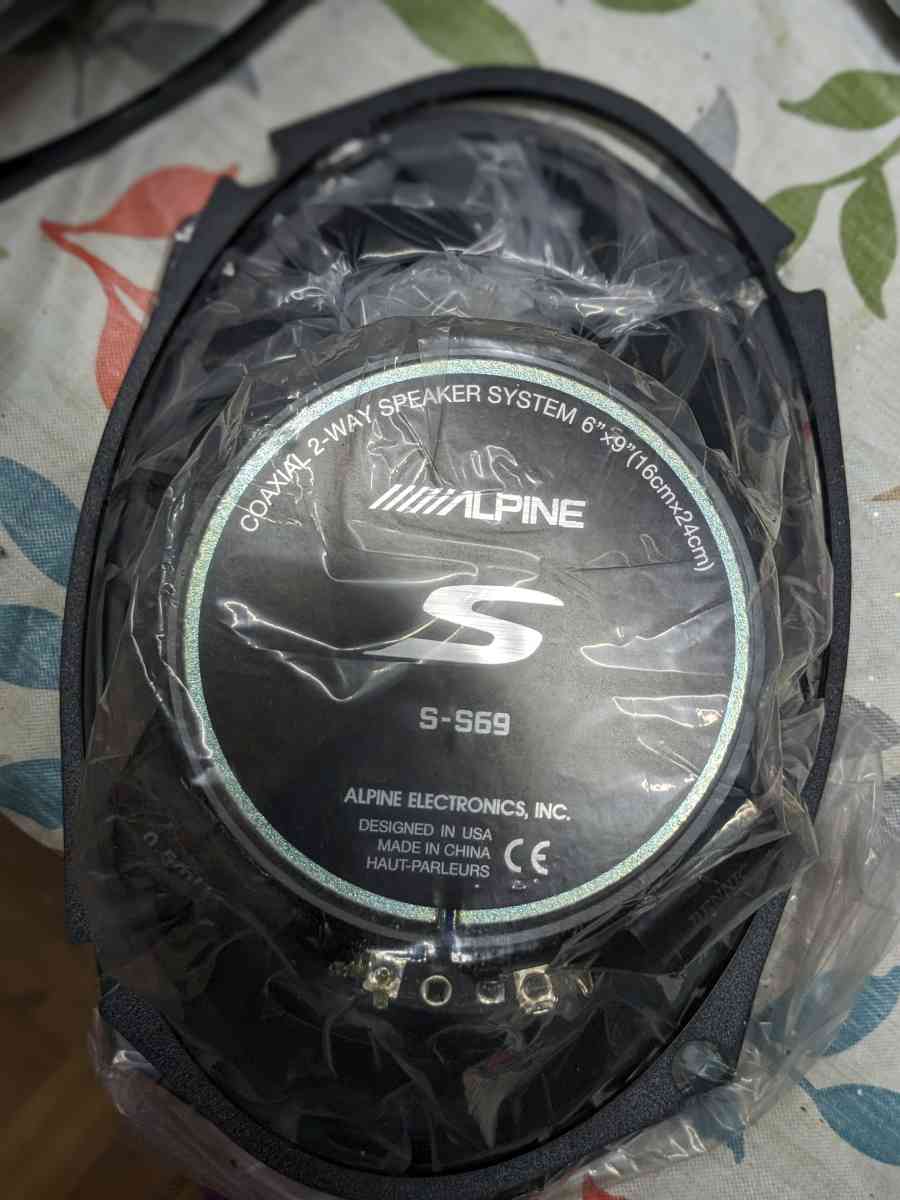 complete Alpine stero system with sub amp and install kit