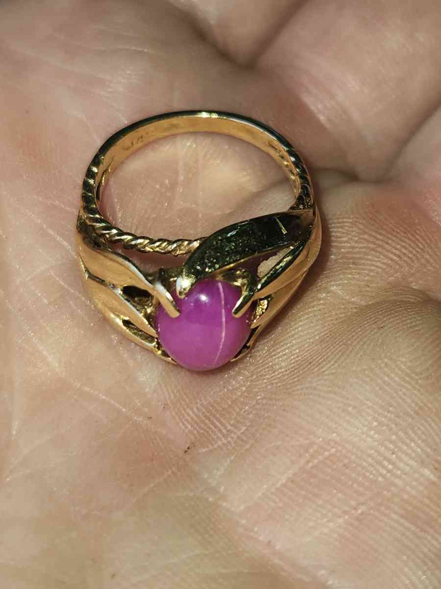 14kt pink star saphire ring