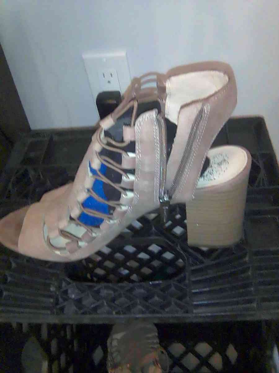 9 and a half Vince Camuto heels