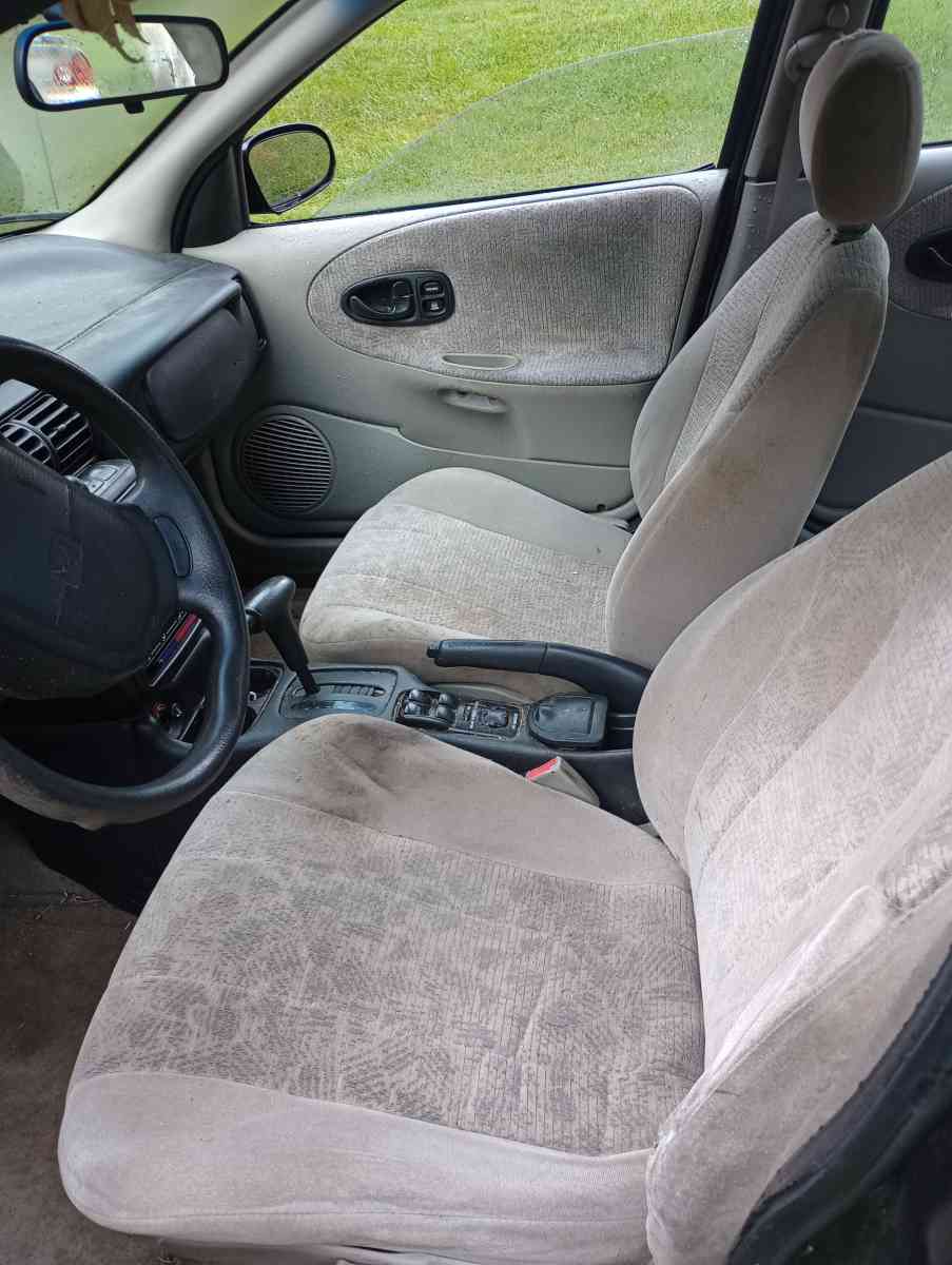 1998 Saturn sedan 4dr
